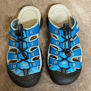 Keen size 8-1/2 Newport slide sandals